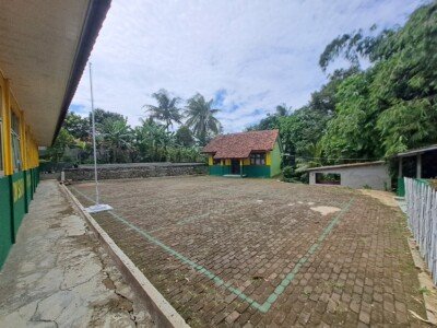Lapangan Olahraga & Area Aktivitas