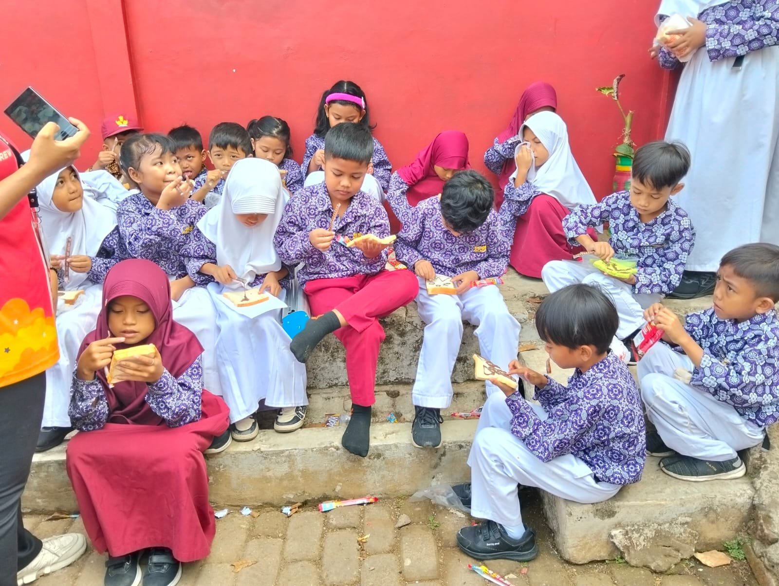 Kebersamaan Bersama Choki-Choki di SD N Surakarya 03